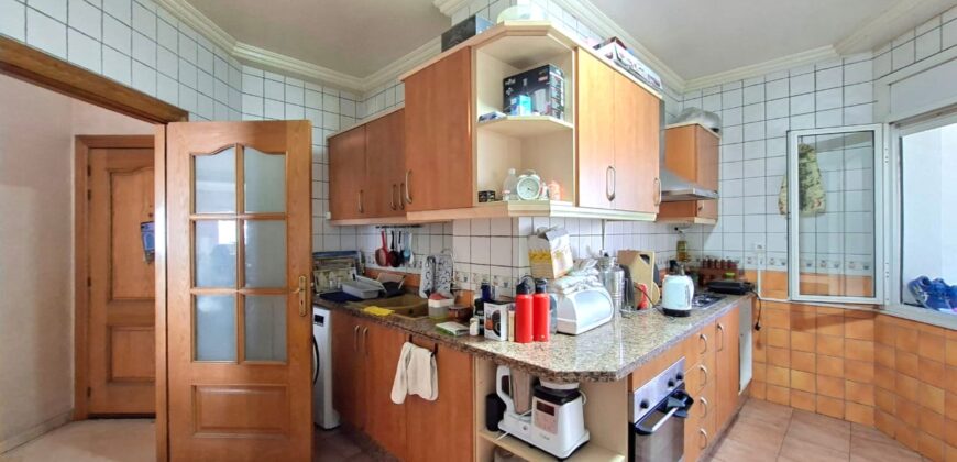 Appartement traversant au 4eme étage à vendre