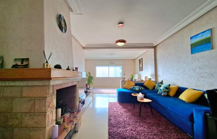 Appartement traversant au 4eme étage à vendre