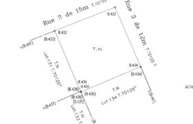Terrain angle de 641 m2 au centre de Dar Bouazza