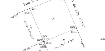 Terrain angle de 641 m2 au centre de Dar Bouazza