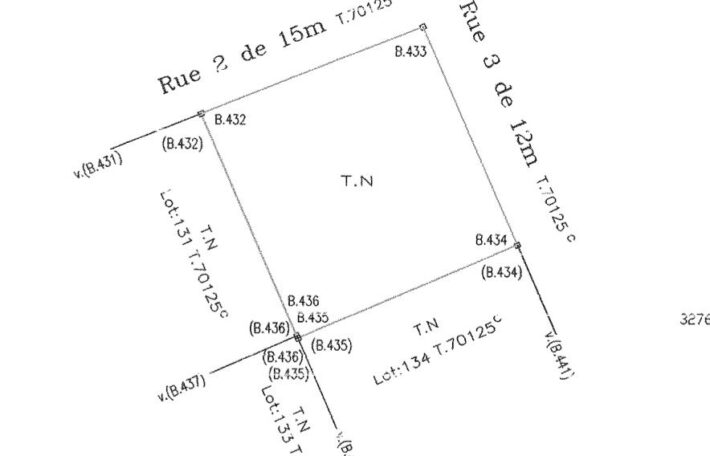 Terrain angle de 641 m2 au centre de Dar Bouazza