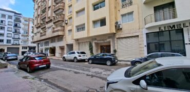 Local commercial à louer aux Iris, Racine, 125m2