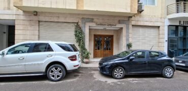 Grand Local commercial à louer aux Iris, Racine, 250m2