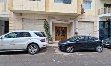 Grand Local commercial à louer aux Iris, Racine, 250m2