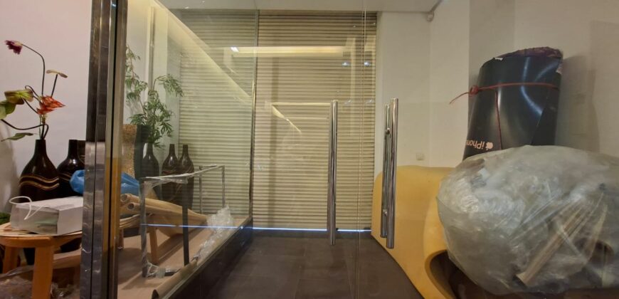 Local commercial à louer aux Iris, Racine, 125m2