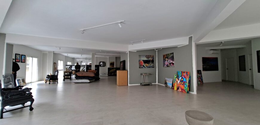 Super Bureau de 300M² à Louer au Coeur de Racine