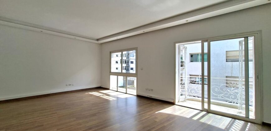 Super Bureau de 300M² à Louer au Coeur de Racine