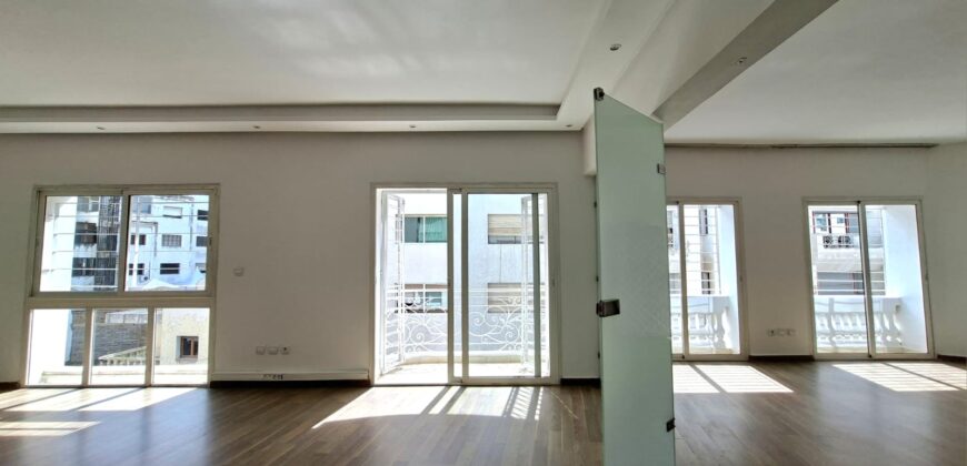 Super Bureau de 300M² à Louer au Coeur de Racine