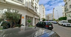 Spacieux Local Commercial avec Mezzanine au Coeur de Racine