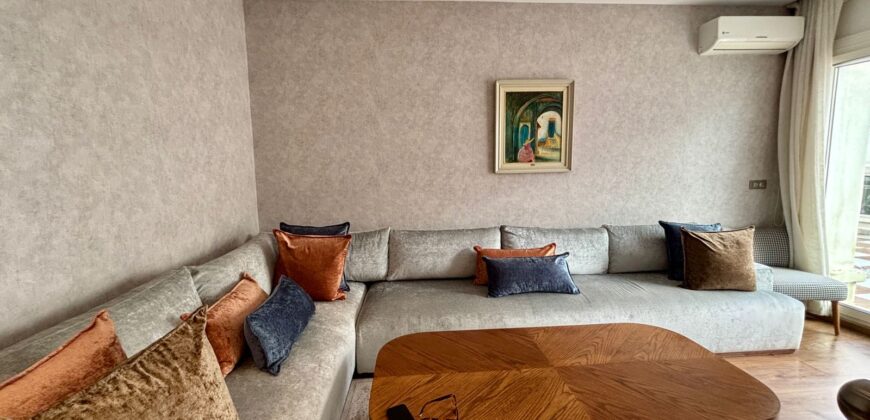 Joli appartement rénové à Place Ollier