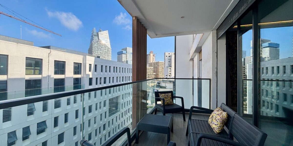 Appartement traversant meublé au 8e étage – CFC